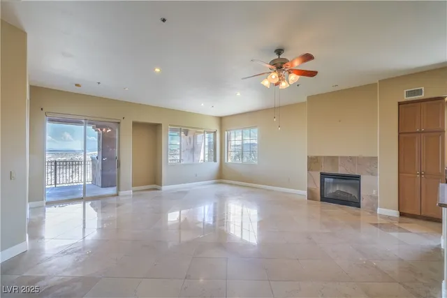$460,000 | 15 Via Mantova, Unit 302, Henderson, NV 89011