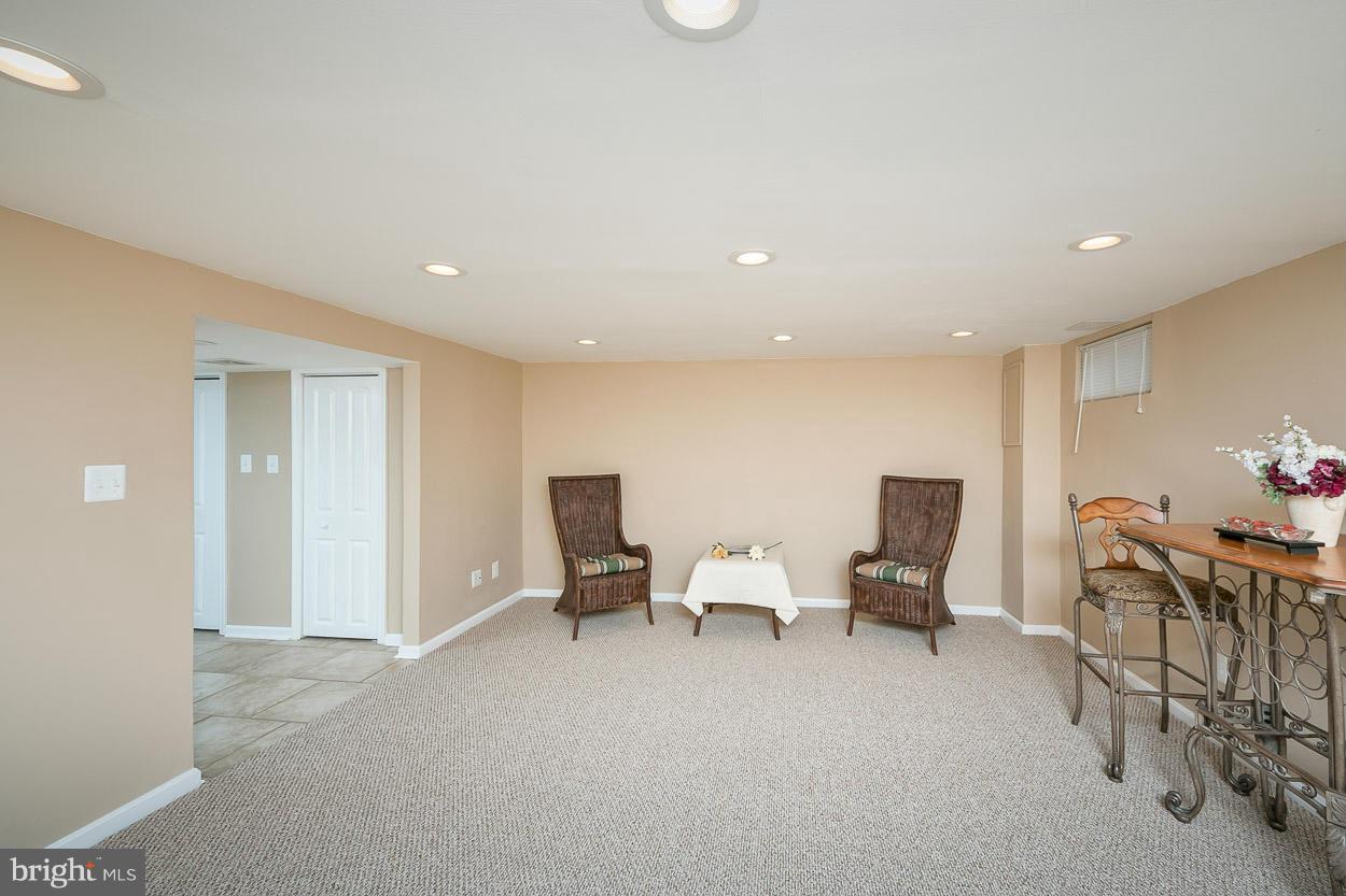 1347 Pentridge Road Baltimore, MD 21239 - Photo 22 of 30 a living room with furniture