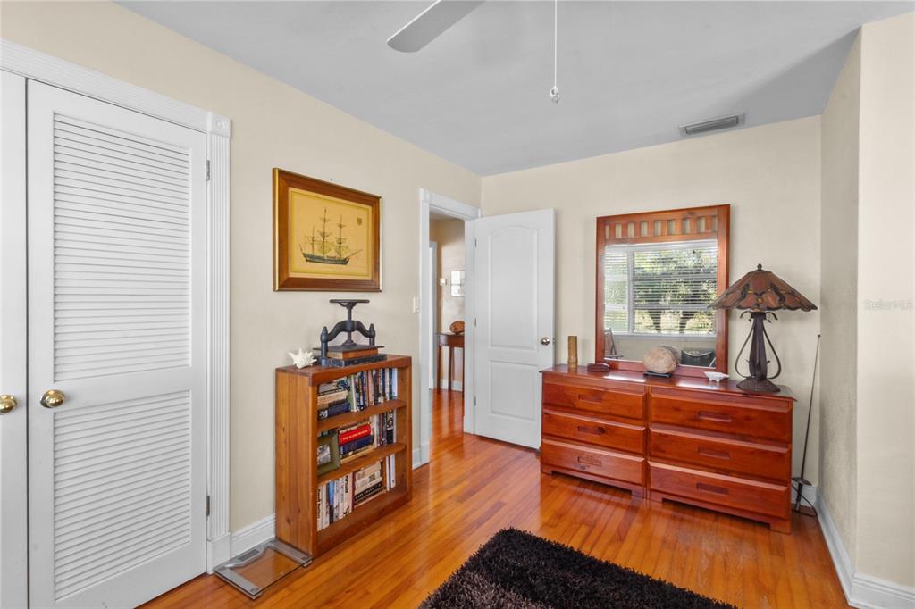 420 Pensacola Road Venice, FL 34285 - Photo 21 of 40 a room with furniture and a window