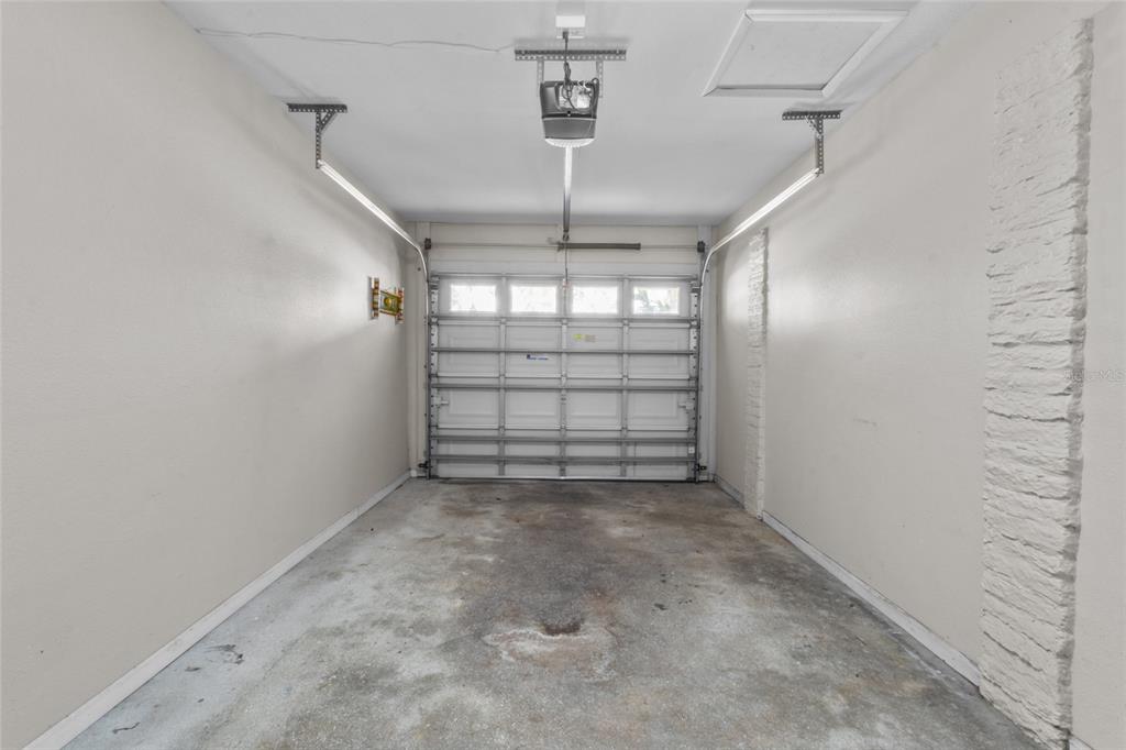 420 Pensacola Road Venice, FL 34285 - Photo 25 of 40 a view of a garage