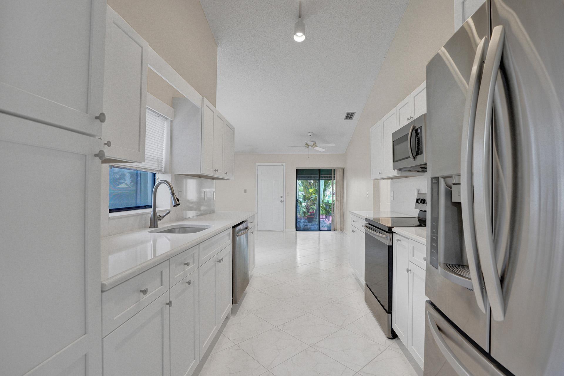 6498 Las Flores Drive Boca Raton, FL 33433 - Photo 34 of 49 DSC04066