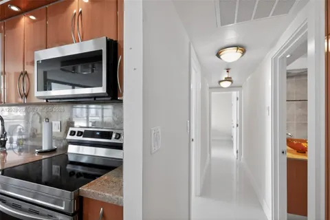 $429,000 | 230 174th Street, Unit 902, Sunny Isles Beach, FL 33160