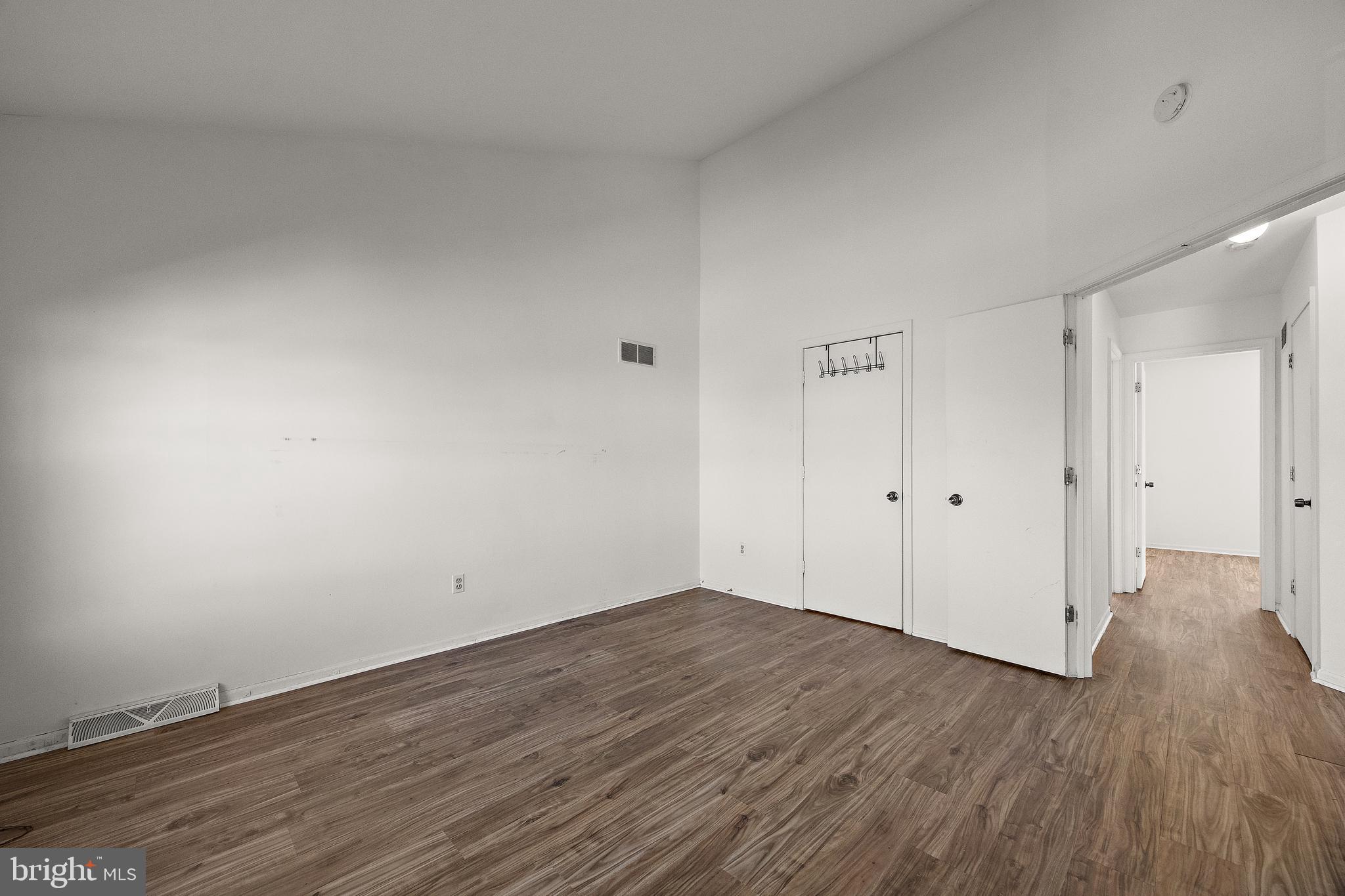 78 3 Rivers Drive Newark, DE 19702 - Photo 10 of 27 a view of a room with wooden floor