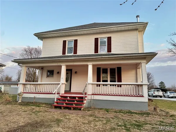 $289,900 | 312 West Milton Street, New Florence, MO 63363