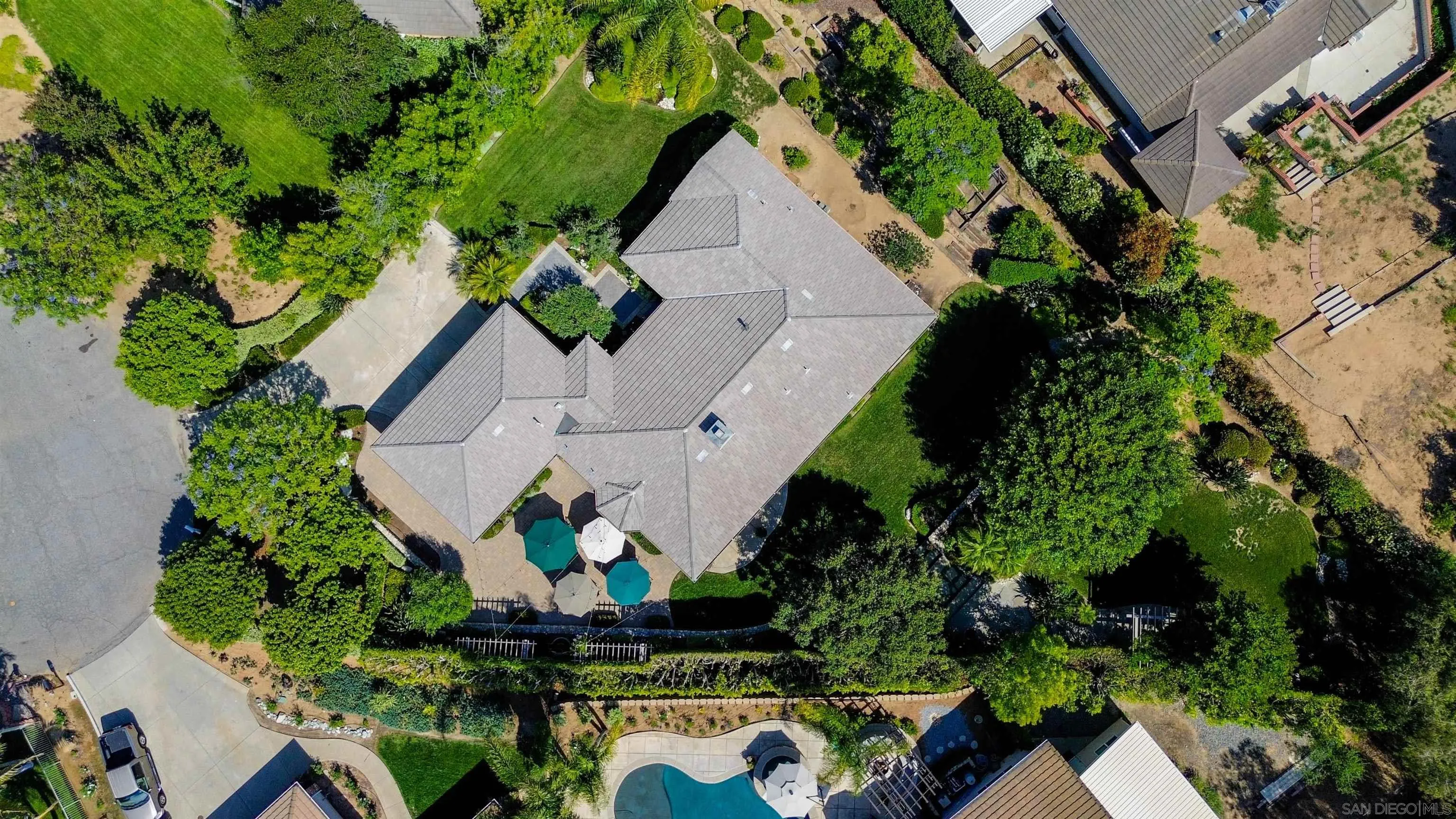 1411 Surrey Heights Fallbrook, CA 92028 - Photo 32 of 33 an aerial view of house with yard