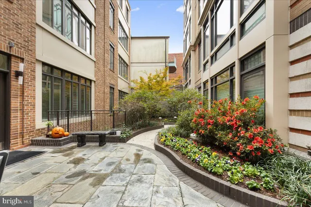 $649,000 | 2818 Connecticut Avenue Northwest, Unit 104, Washington, DC 20008