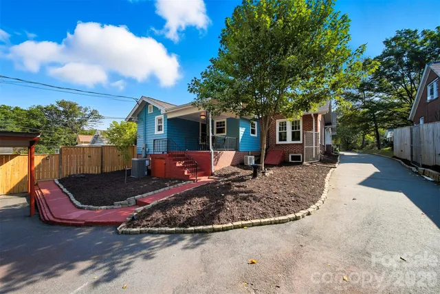 $345,000 | 609 2nd Street Northeast, Hickory, NC 28601