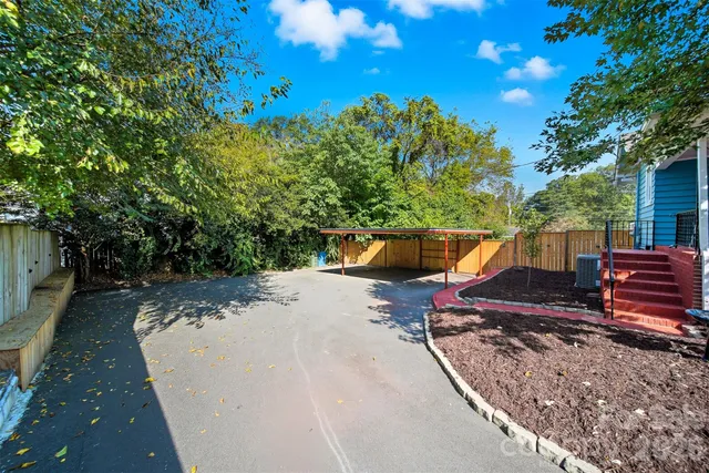 $345,000 | 609 2nd Street Northeast, Hickory, NC 28601