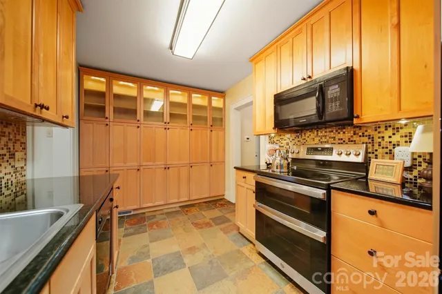 $345,000 | 609 2nd Street Northeast, Hickory, NC 28601