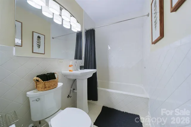 $345,000 | 609 2nd Street Northeast, Hickory, NC 28601