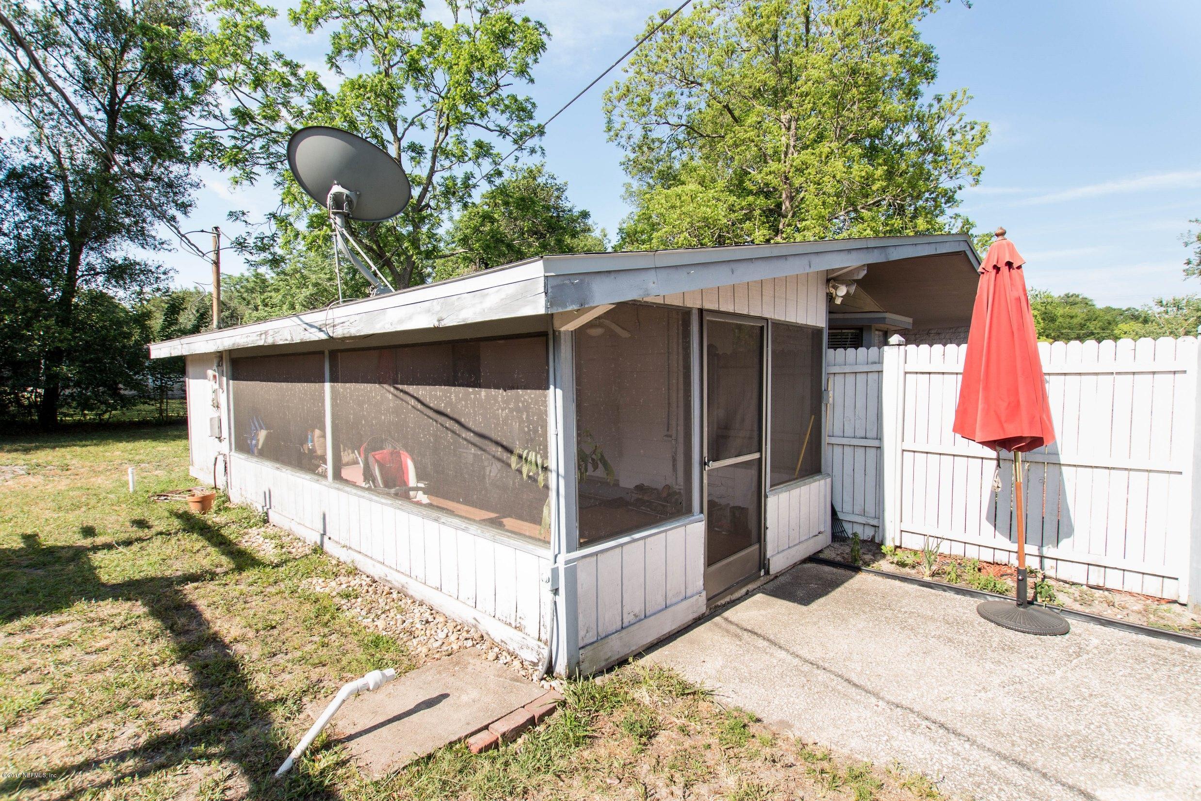 7204 Stonehurst Road North Jacksonville, FL 32277 - Photo 19 of 26 Back of Patio
