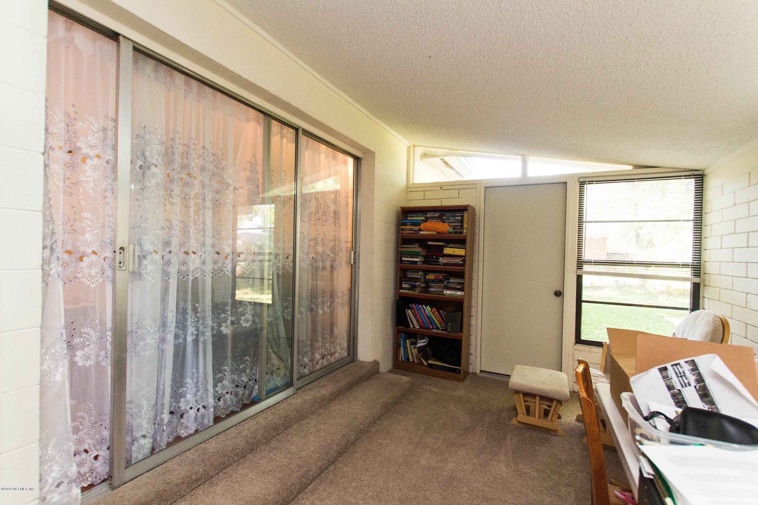 7204 Stonehurst Road North Jacksonville, FL 32277 - Photo 7 of 26 Florida Room