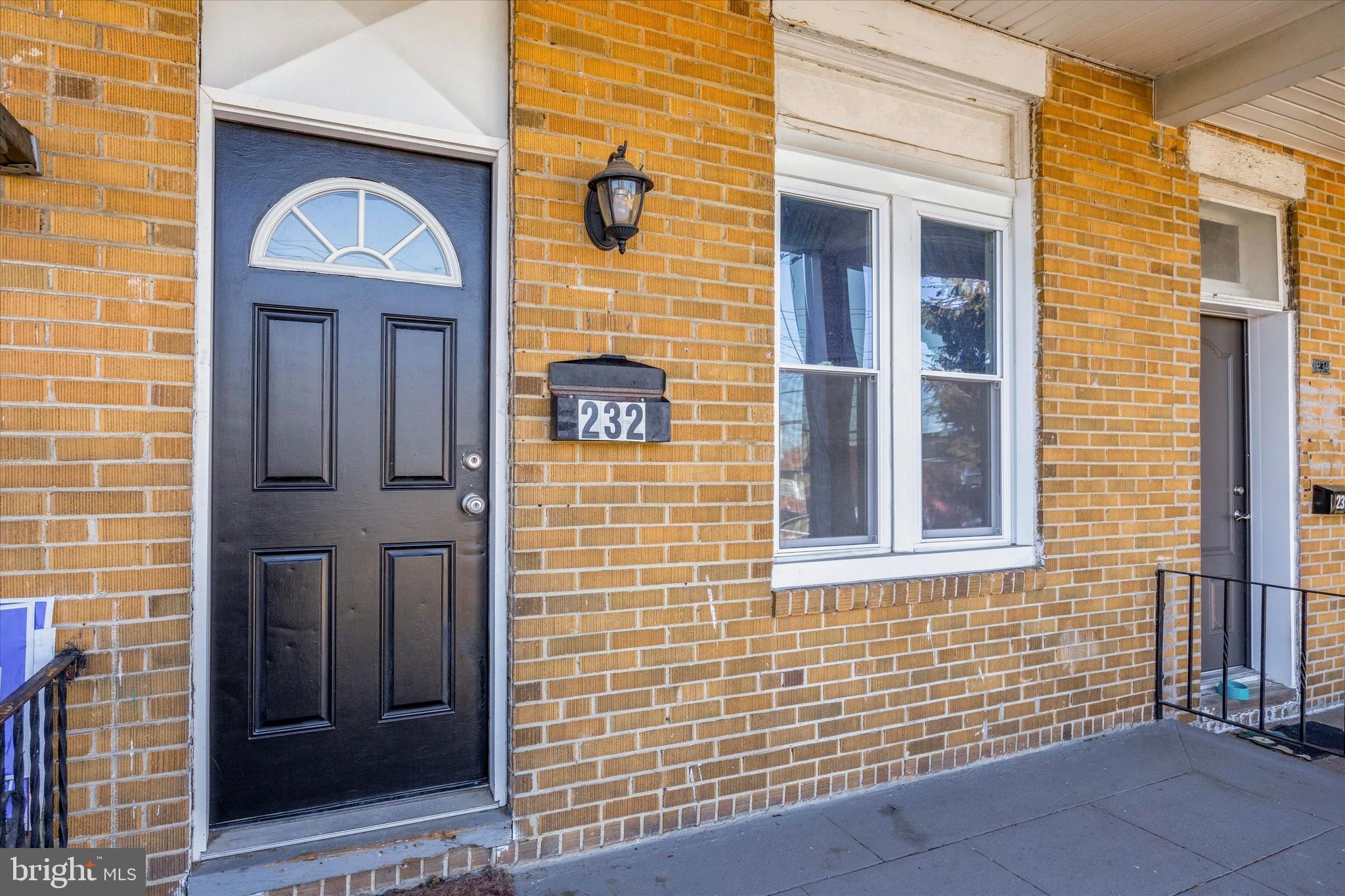 232 North Sycamore Ave  