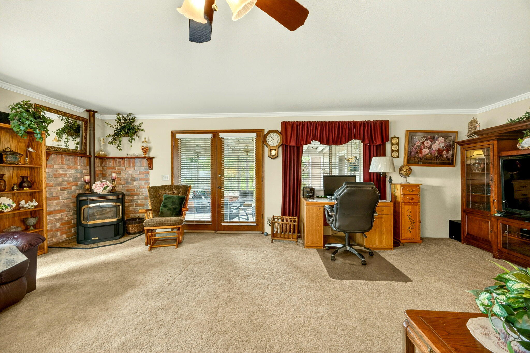 185 October Lane Merlin, OR 97532 - Photo 12 of 35 Gallery Image 12