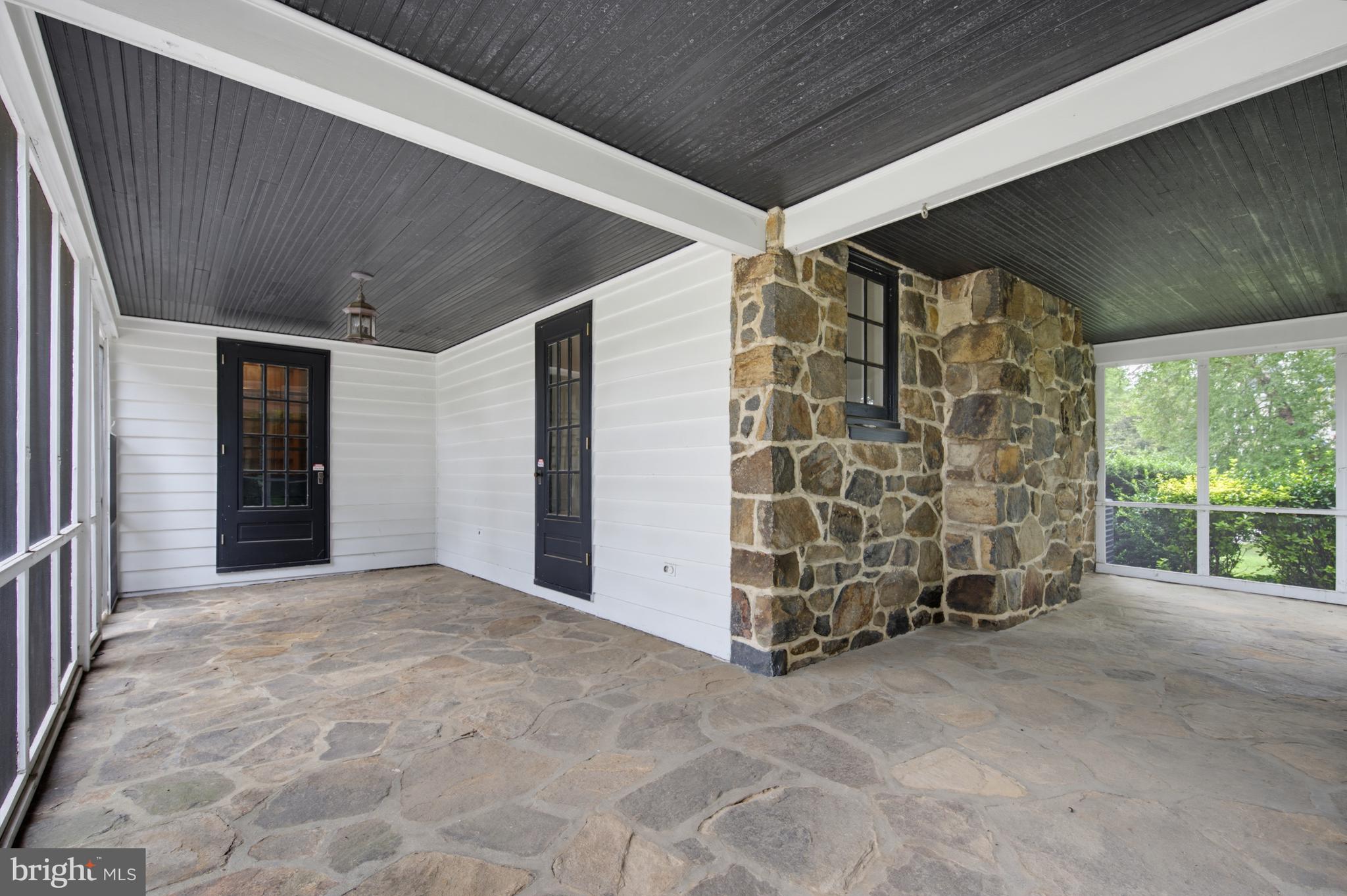 4900 Threadneedle Road Wilmington, DE 19807 - Photo 23 of 37 Wrap-around porch