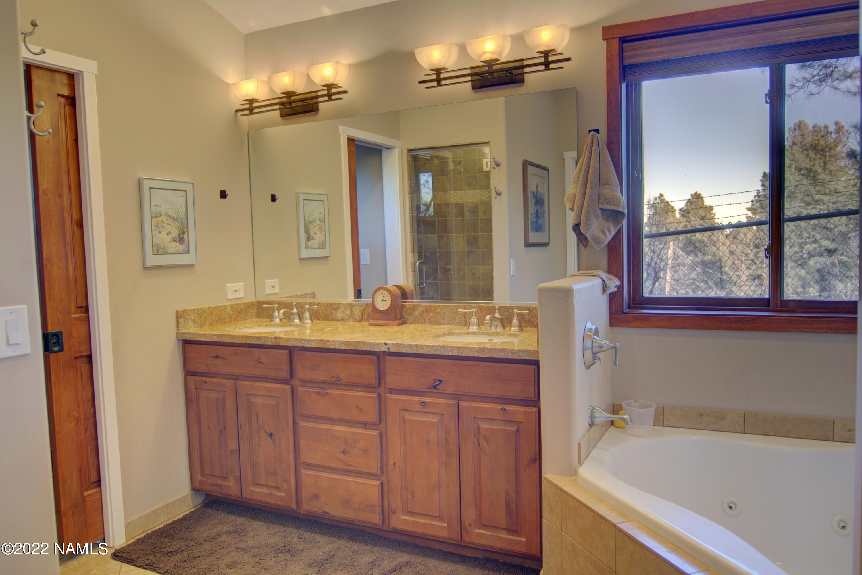 5400 Lindsey Road Flagstaff, AZ 86004 - Photo 15 of 34 Master Bath