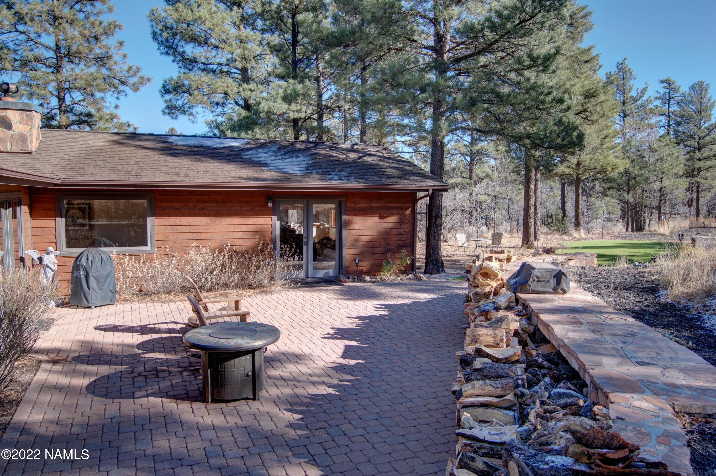 5400 Lindsey Road Flagstaff, AZ 86004 - Photo 22 of 34 Back Porch Corner