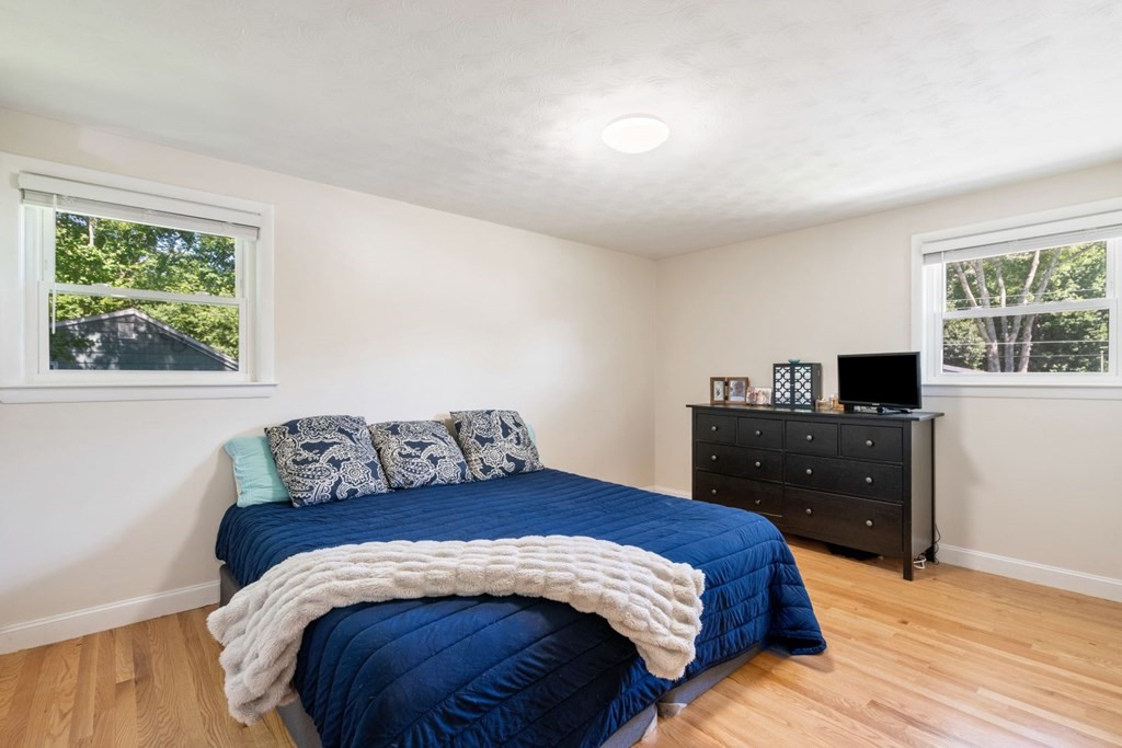 34 West Vanston Road Stoughton, MA 02072 - Photo 13 of 22