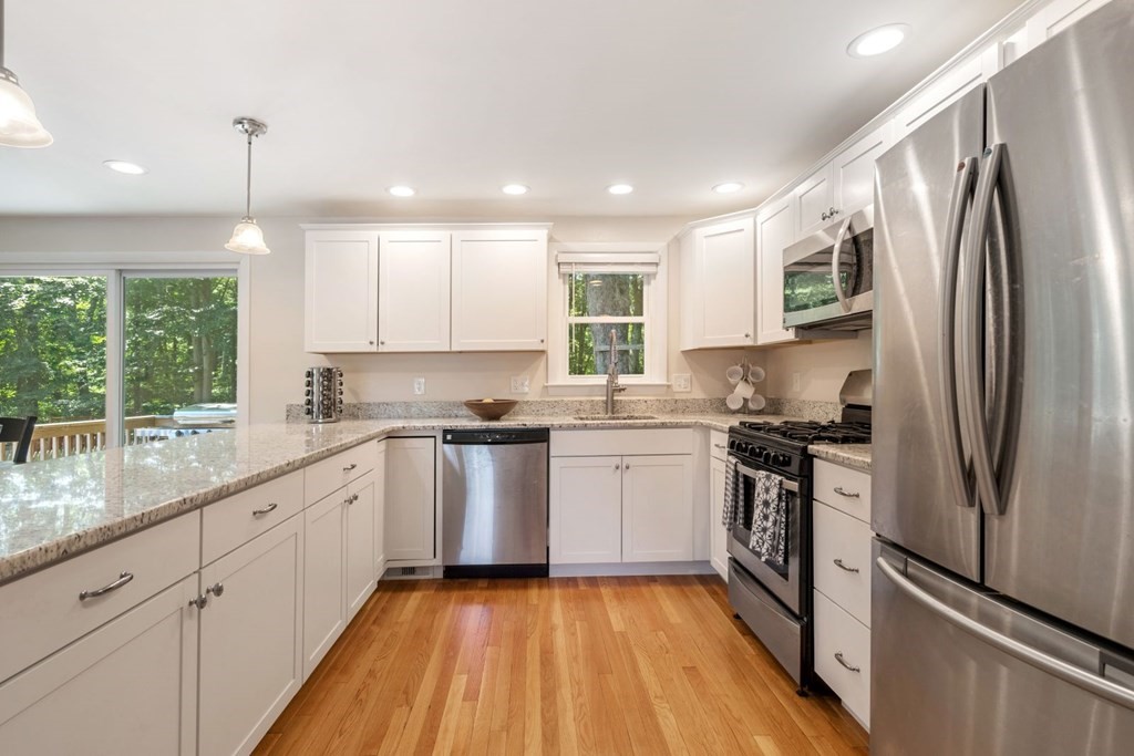 34 West Vanston Road Stoughton, MA 02072 - Photo 9 of 22