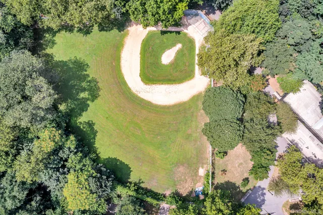 $287,000 | 2465 Palisade Avenue, Unit 1J | Spuyten Duyvil