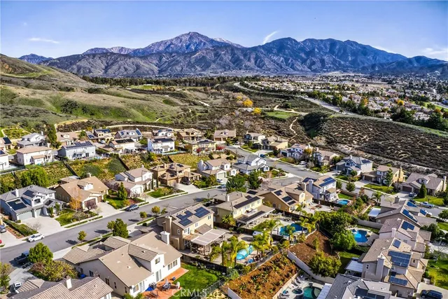 $715,000 | 33985 Oro Fino Court, Yucaipa, CA 92399