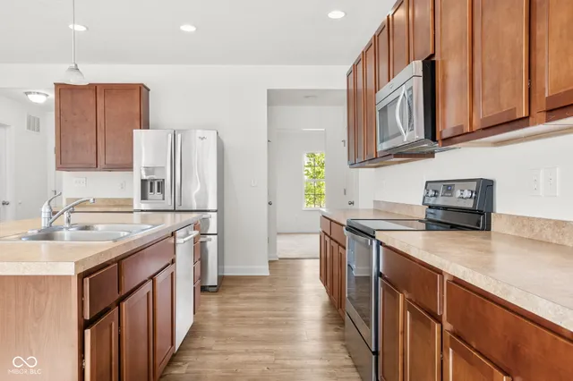 $429,900 | 8607 Redditch Drive, Avon, IN 46123