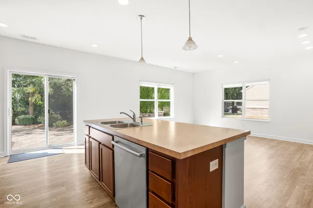 $429,900 | 8607 Redditch Drive, Avon, IN 46123