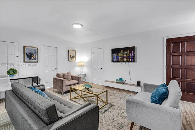 $3,400 | 977 Southwest 10th Street, Unit 927, Miami, FL 33130