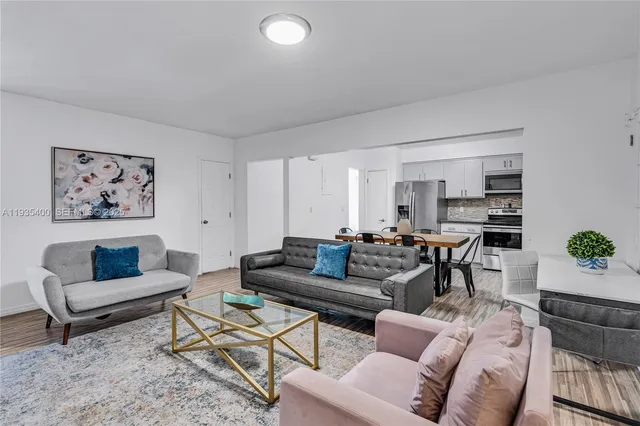 $3,500 | 977 Southwest 10th Street, Unit 927, Miami, FL 33130