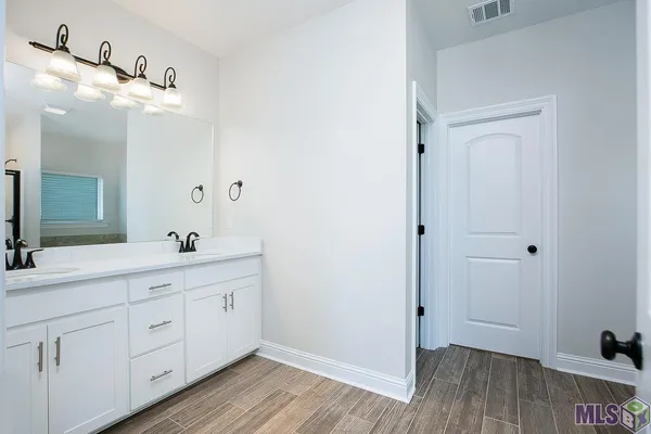 $2,550 | 713 Elliston Drive, Gonzales, LA 70737