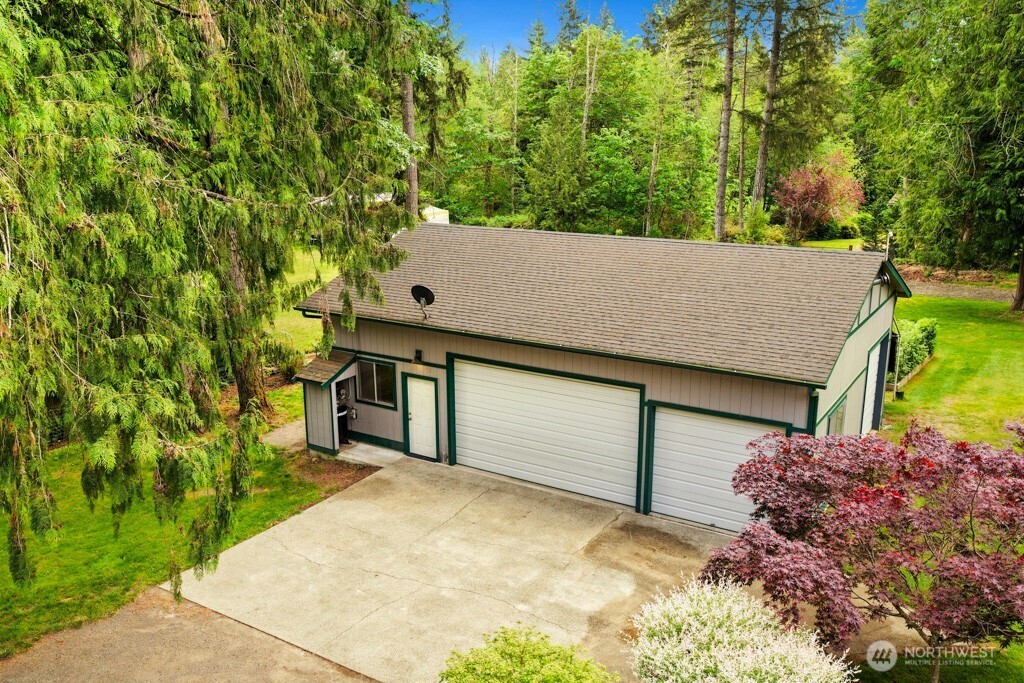 876 Southwest Miller Road Port Orchard, WA 98367 - Photo 4 of 40 Gallery Image 4