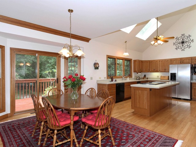 275 Rugby Road North Barrington, IL 60010 - Photo 8 of 25