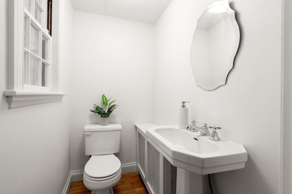 401 Clinton Road Chestnut Hill, MA 02467 - Photo 13 of 29
