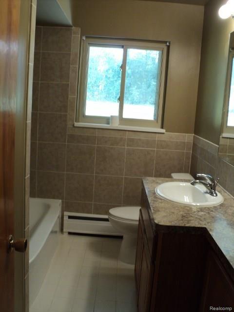 240 Windsor Road Rochester, MI 48307 - Photo 5 of 11 DSC01147.JPG