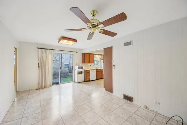 $345,000 | 817 Belair Drive, Darien, IL 60561