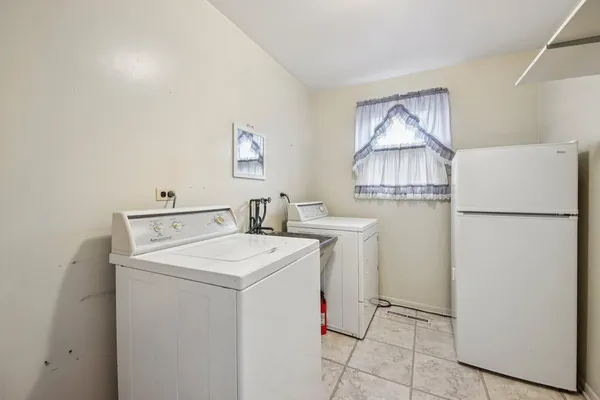 $345,000 | 817 Belair Drive, Darien, IL 60561