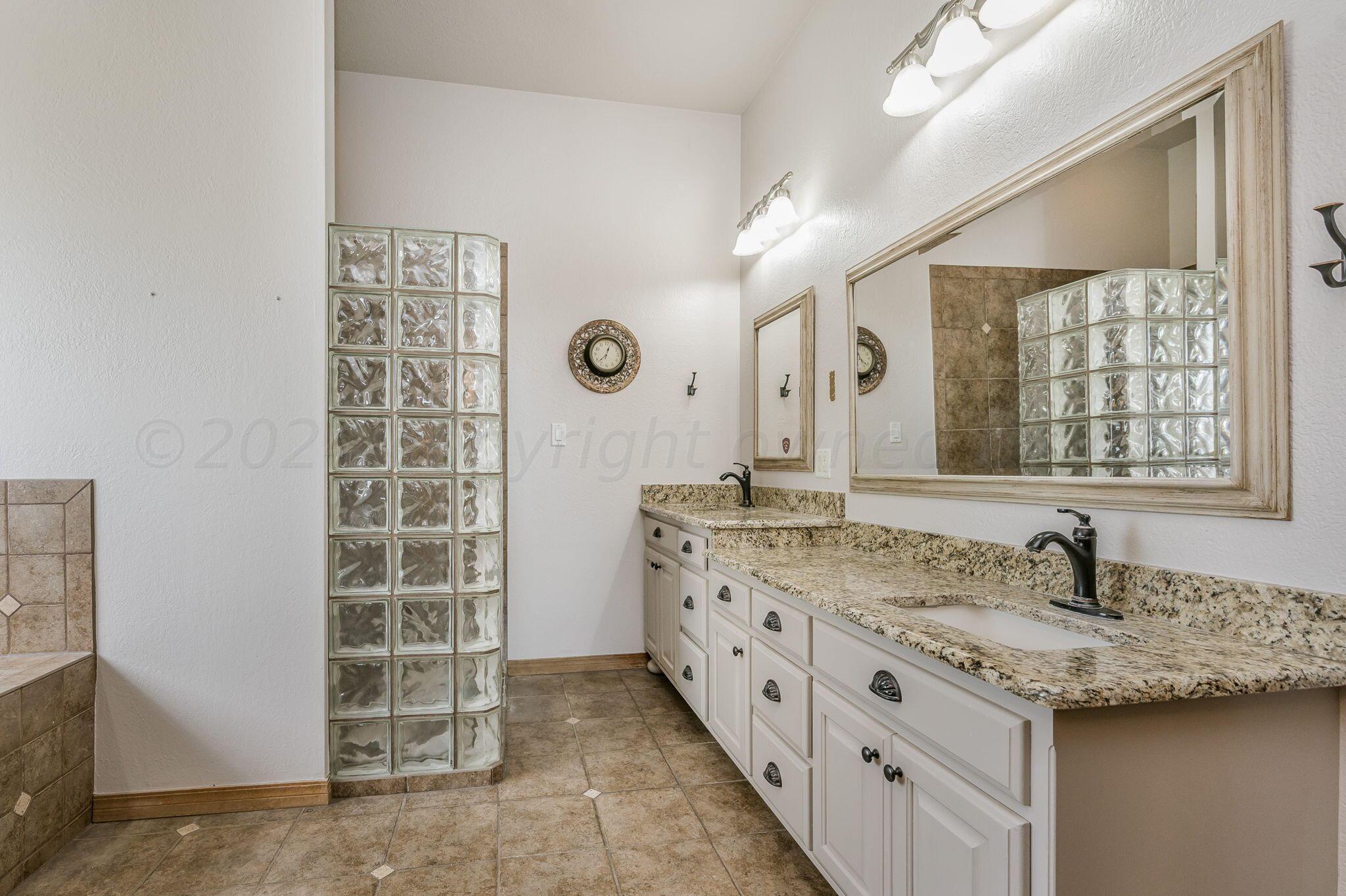 9400 Rj Drive Amarillo, TX 79119 - Photo 15 of 51 Master Bathroom