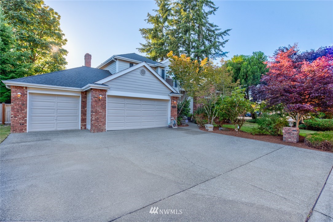 8516 218th Street Southwest Edmonds, WA 98026 - Photo 1 of 26 Gallery Image 1
