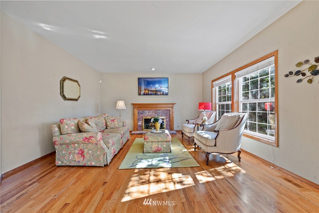 8516 218th Street Southwest Edmonds, WA 98026 - Photo 12 of 26 Gallery Image 12