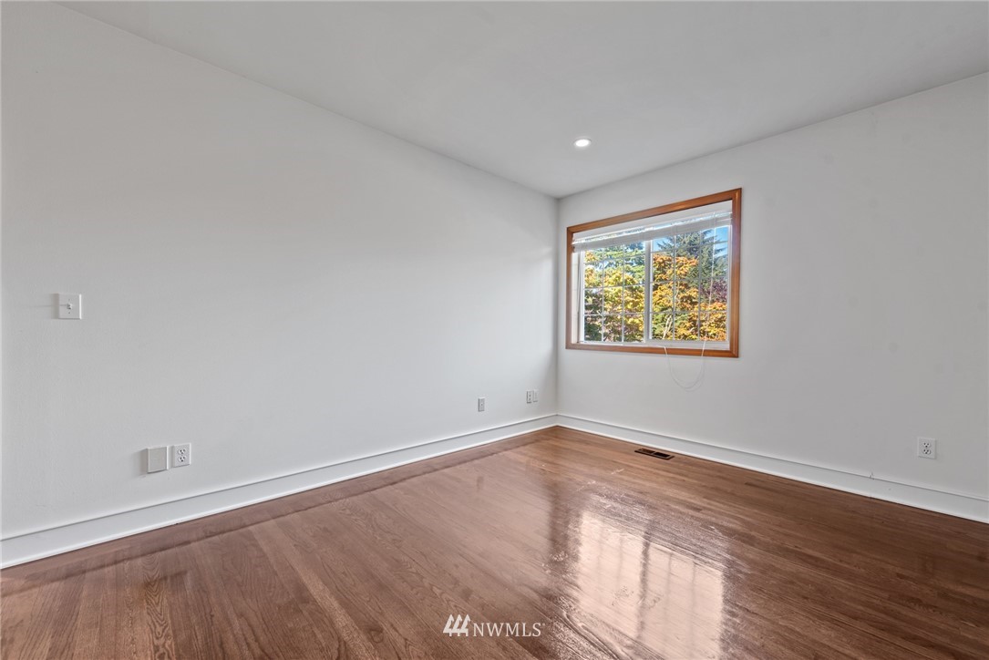 8516 218th Street Southwest Edmonds, WA 98026 - Photo 20 of 26 Gallery Image 20