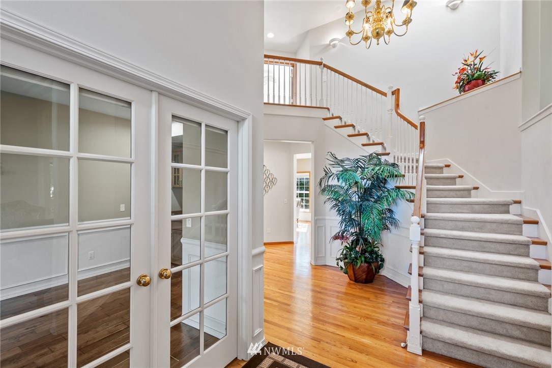 8516 218th Street Southwest Edmonds, WA 98026 - Photo 3 of 26 Gallery Image 3