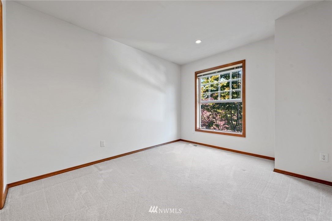 8516 218th Street Southwest Edmonds, WA 98026 - Photo 21 of 26 Gallery Image 21