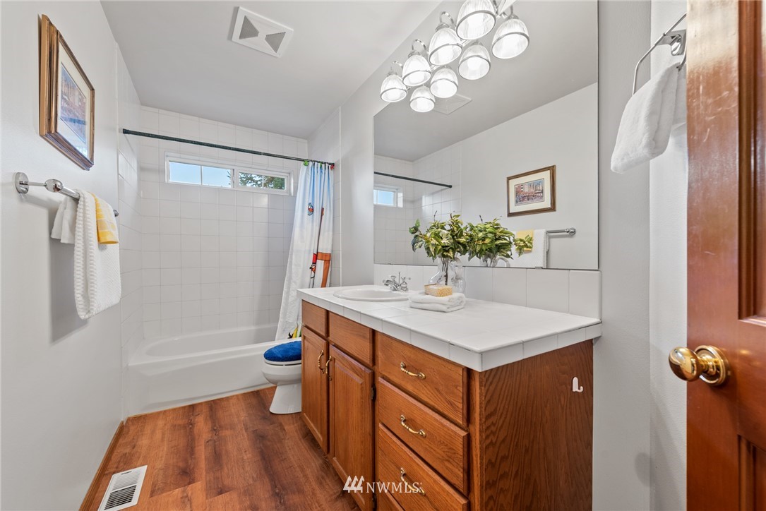 8516 218th Street Southwest Edmonds, WA 98026 - Photo 22 of 26 Gallery Image 22