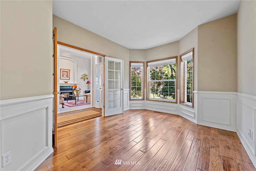 8516 218th Street Southwest Edmonds, WA 98026 - Photo 4 of 26 Gallery Image 4