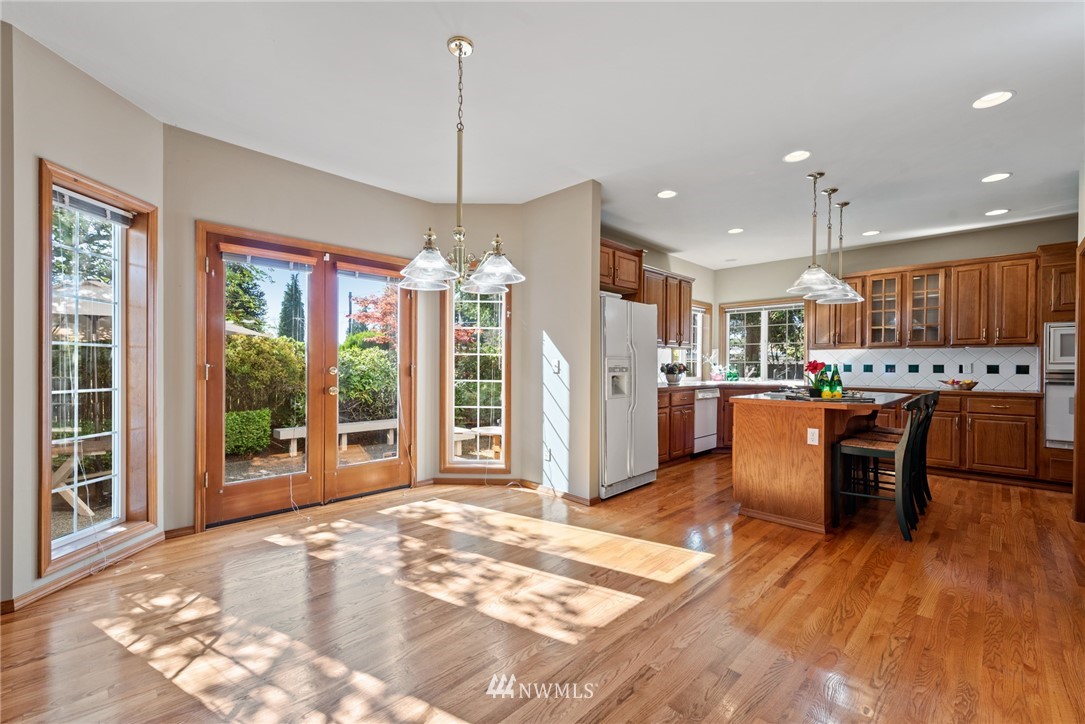 8516 218th Street Southwest Edmonds, WA 98026 - Photo 9 of 26 Gallery Image 9