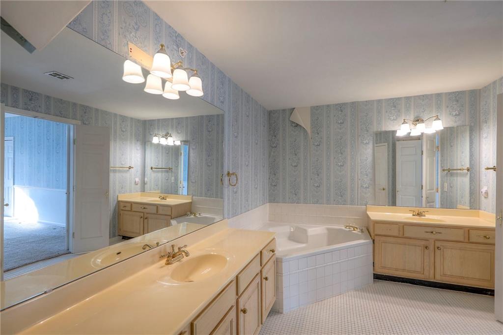 17800 Bolger Road, Unit 147 Independence, MO 64055 - Photo 17 of 29