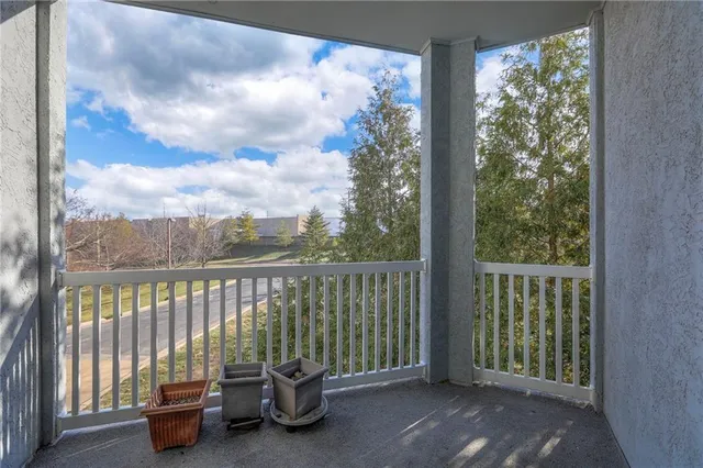 $210,000 | 17800 Bolger Road, Unit 147, Independence, MO 64055