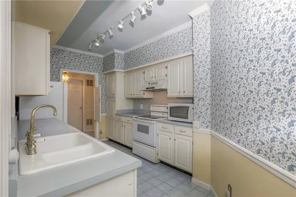 $200,000 | 17800 Bolger Road, Unit 147, Independence, MO 64055