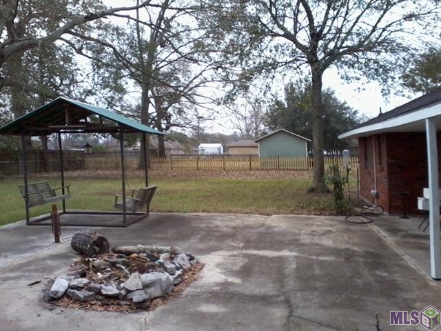 18342 Manchac Acres Road Prairieville, LA 70769 - Photo 8 of 17 Back Yard