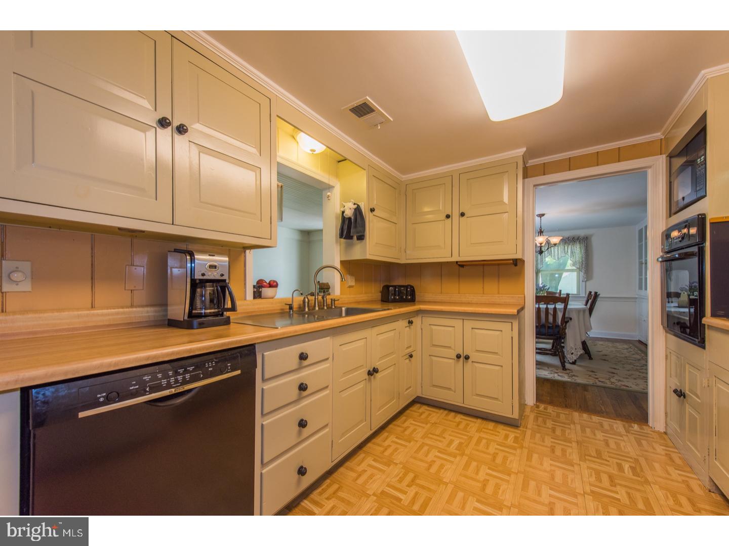 75 Warden Road Doylestown, PA 18901 - Photo 8 of 25 Kitchen